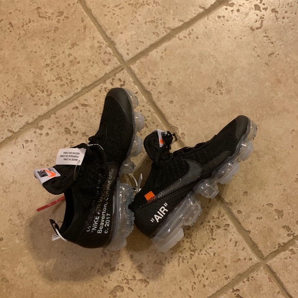 🔥Authentic NIKE AIR VAPORMAX X OFF-WHITE
THE TEN - Picture 7 of 8